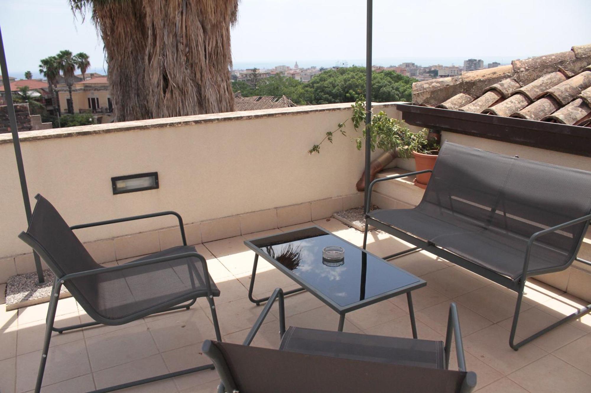 La Pietra Nera - Etna Home Catania-Fontanarossai nemzetközi repülőtér Kültér fotó